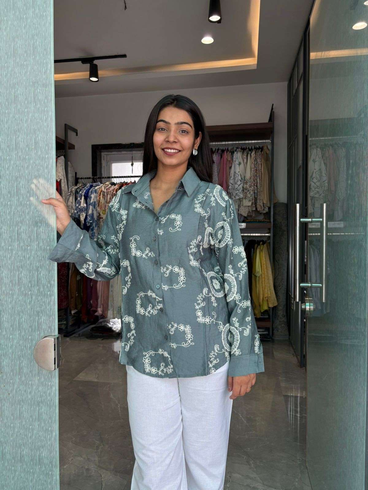 Embroidered viscose shirt