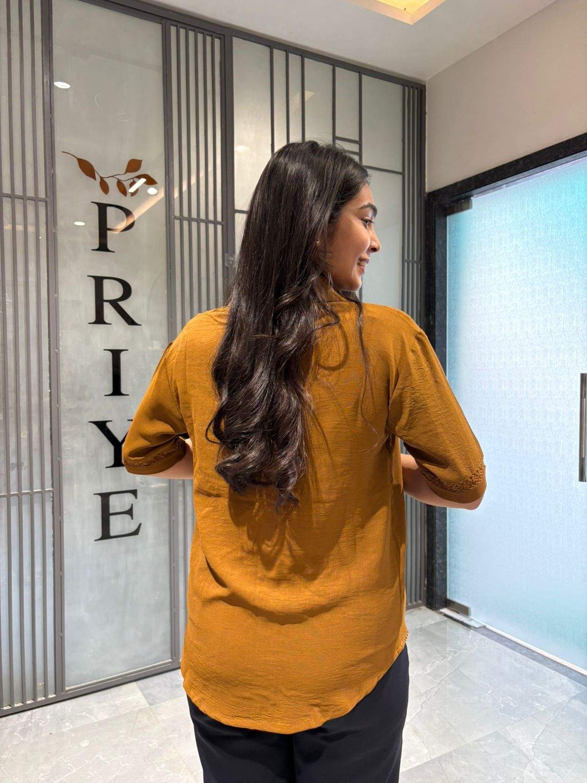 Solid loose fit shirt