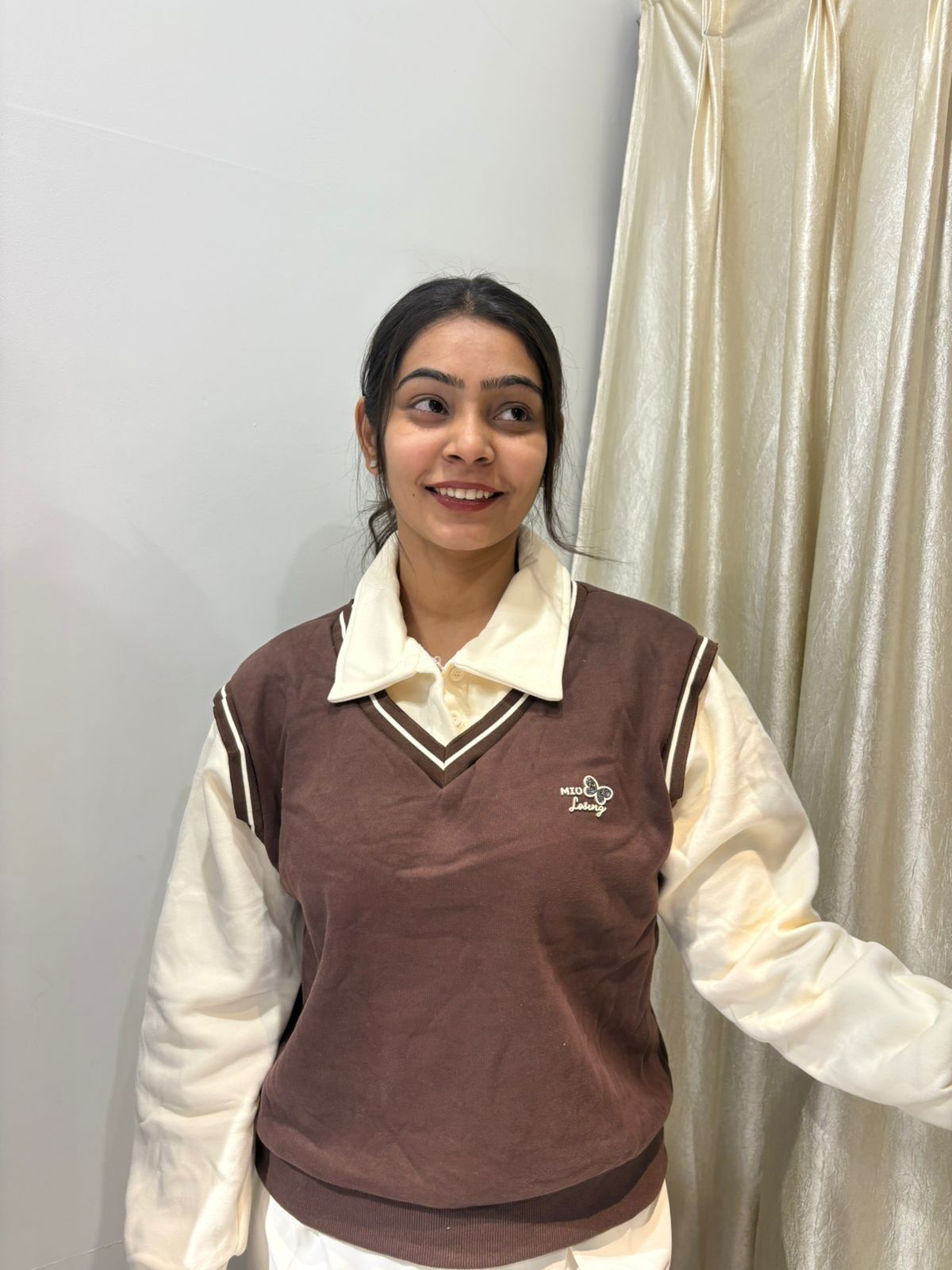 Collared fleece sweatshirt