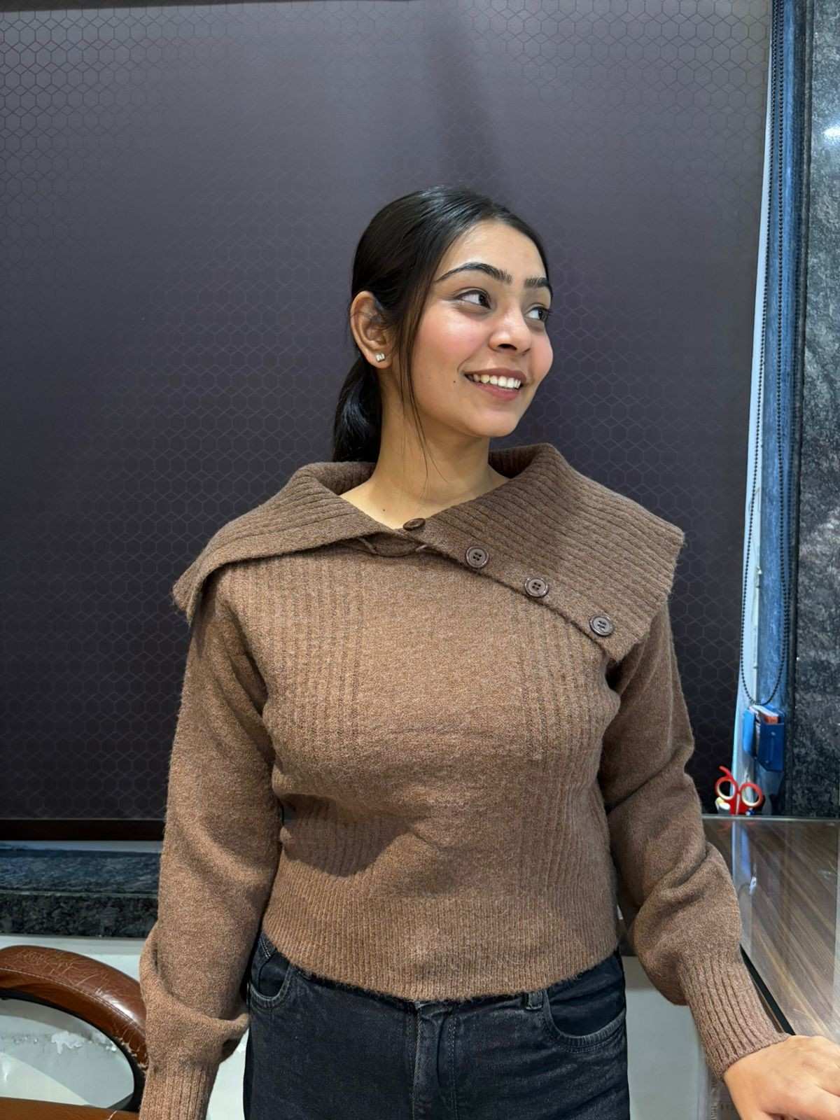 Woolen broad collared top