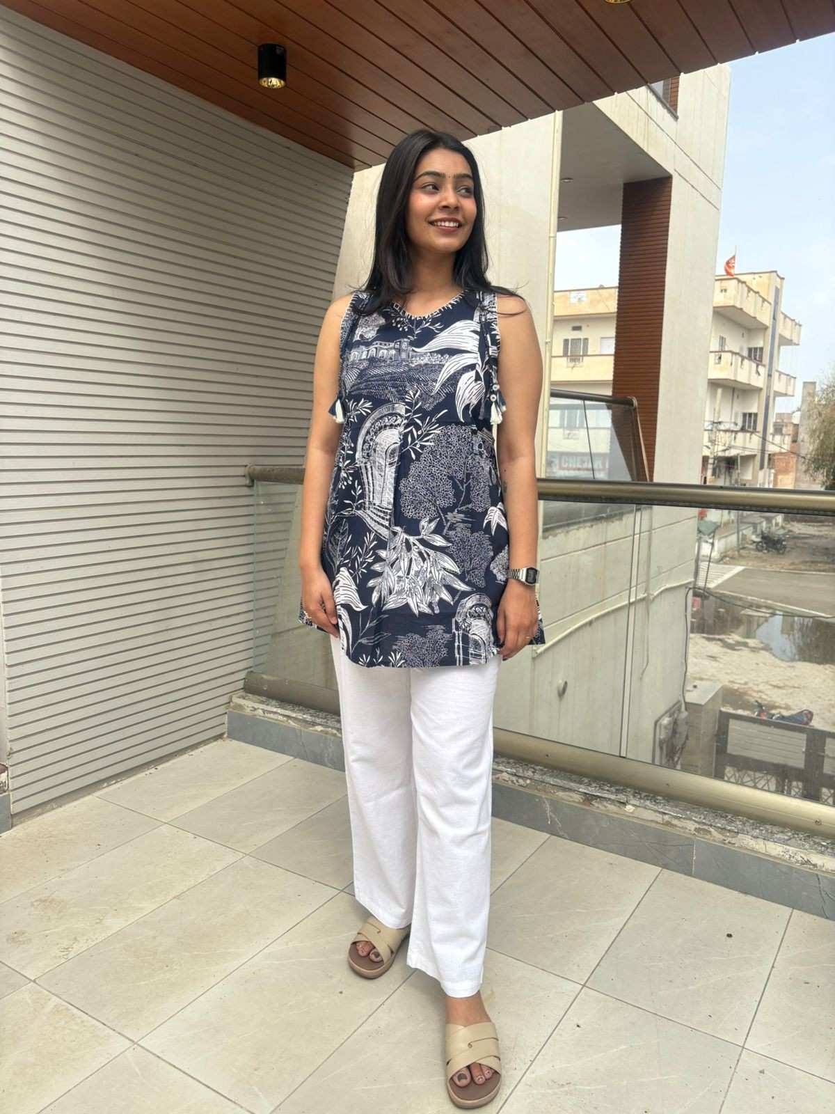 Sleevelesss Tassle Cotton Tunic
