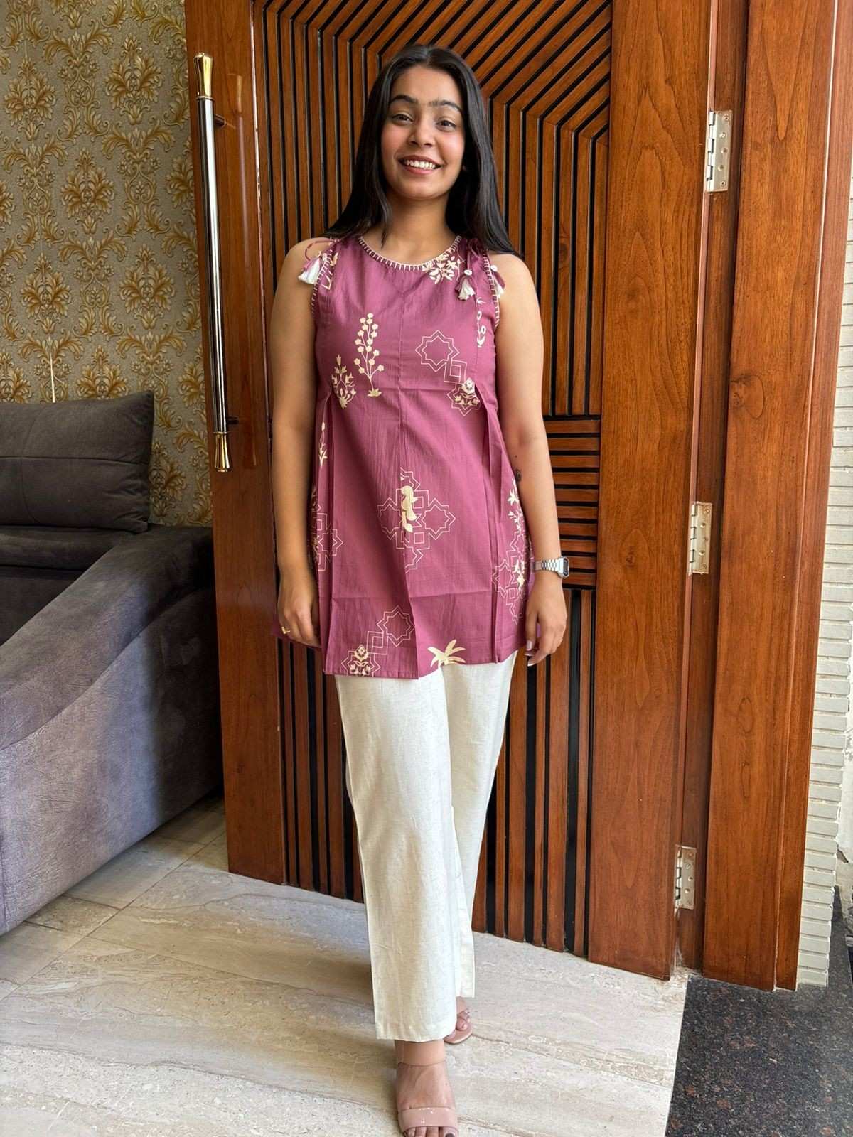 Sleevelesss Cotton Tunic