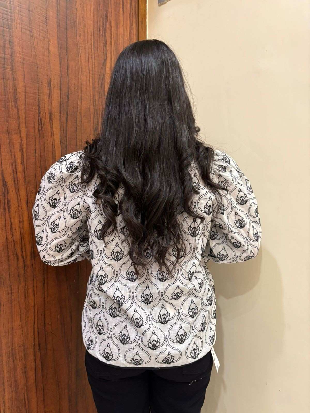 Embroidered puffsleeves Top