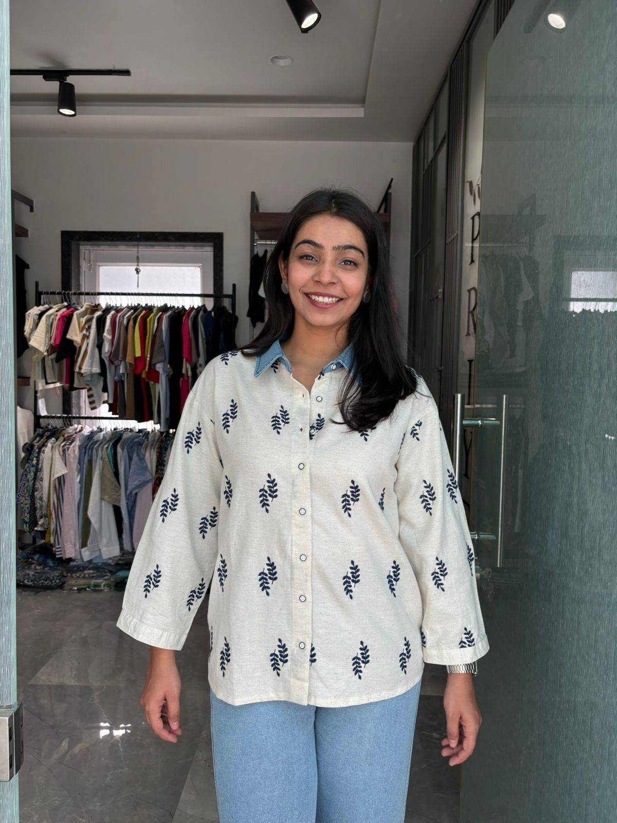 Embroidered linen Denim collar shirt