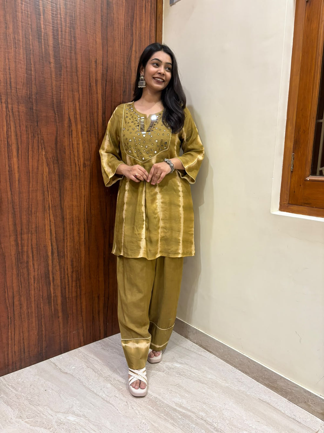 Aaina Muslin Coordset- Olive green