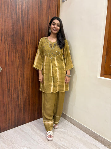Aaina Muslin Coordset- Olive green