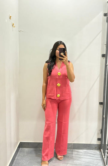 Sleeveless knitted coordset