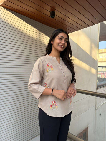 Embroidered solid linen Top