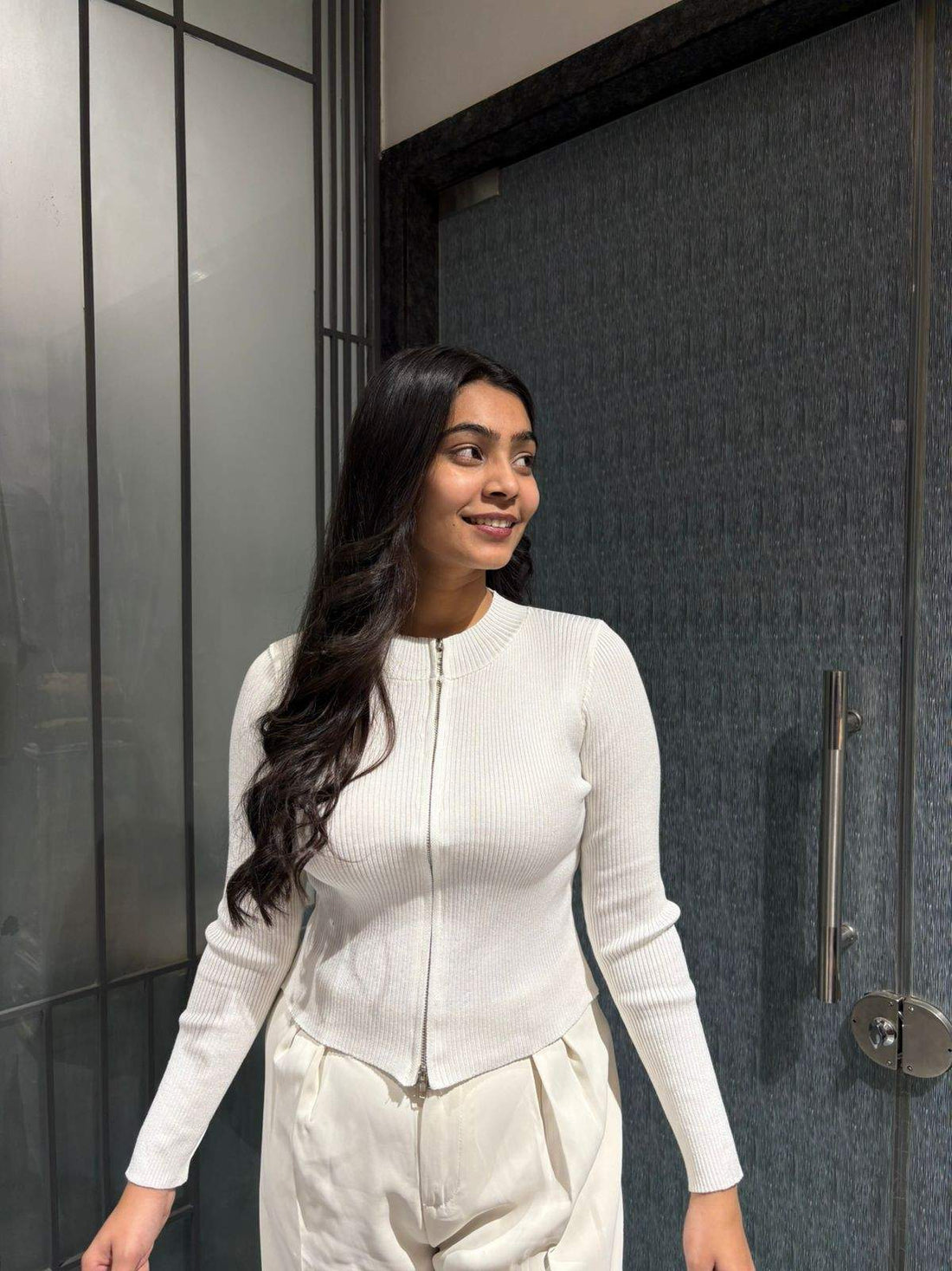 Knitted zipper top